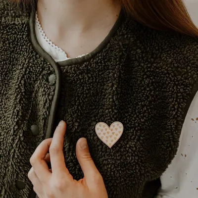 Broche en bois - Cœur - LES PETITES HIRONDELLES