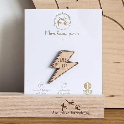 Pin's en bois - Super Papi - LES PETITES HIRONDELLES