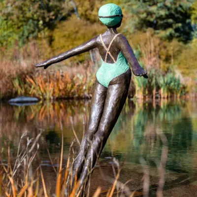 Outdoor pools - Nell - DAWN CONN SCULPTURE