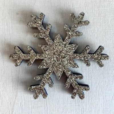 Broches - pin-s-feutrine-pailletee-flocon-de-neige - LES PETITES HIRONDELLES
