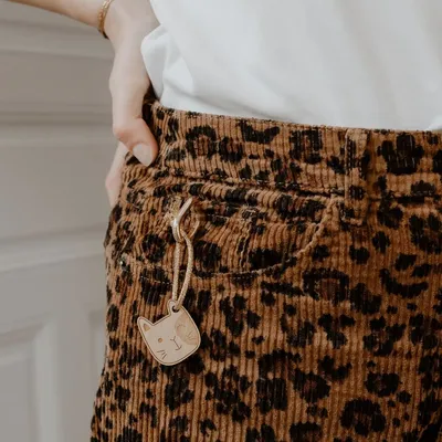 Cadeaux - porte-cles-en-bois-chat - LES PETITES HIRONDELLES