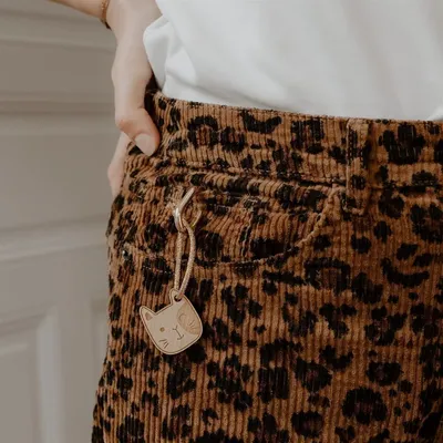 Cadeaux - porte-cles-en-bois-chat - LES PETITES HIRONDELLES