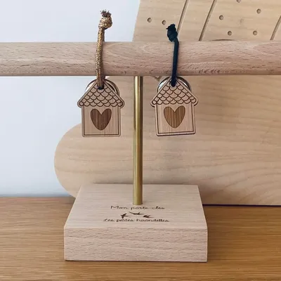 Cadeaux - porte-cles-en-bois-maison - LES PETITES HIRONDELLES