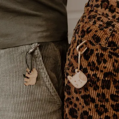 Cadeaux - porte-cles-en-bois-ours - LES PETITES HIRONDELLES