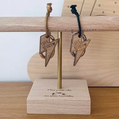 Cadeaux - porte-cles-en-bois-super-nounou - LES PETITES HIRONDELLES
