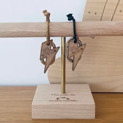 Cadeaux - Porte-clés en bois - Super Maîtresse - LES PETITES HIRONDELLES