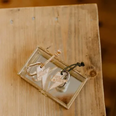 Cadeaux - Porte-clés en bois - Super Marraine - LES PETITES HIRONDELLES