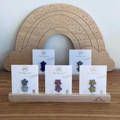 Broches - pin-s-feutrine-pailletee-fleur-a-partager - LES PETITES HIRONDELLES