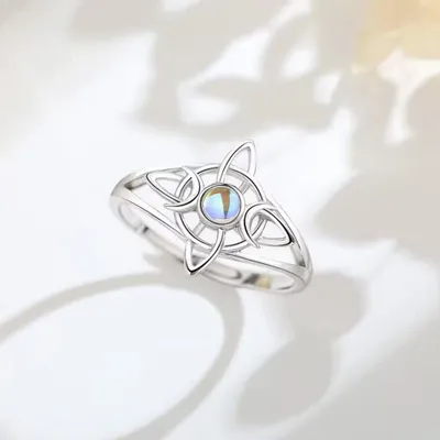 Jewelry - Witches knot ring with stone - MANDALASHOP