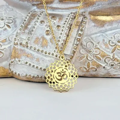Jewelry - Gold-plated Om - Aum pendant - MANDALASHOP