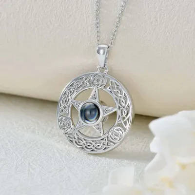Jewelry - Pentacle and interlacing pendant - MANDALASHOP