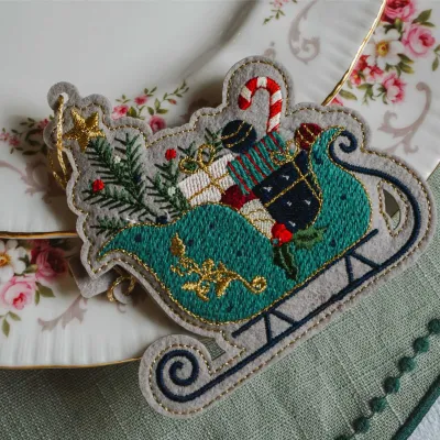 Christmas garlands and baubles - Christmas Sleigh Ornament - BOUGANIA