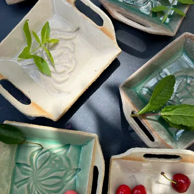 Decorative objects - Peony tray with handles - LES MONDES DE MA