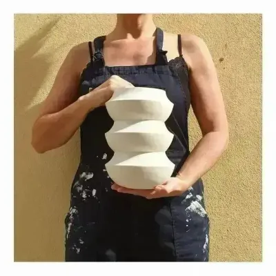 Vases - Sculptural, geometric vase in white porcelain - Palindrome B4S - CALLIGRAMME