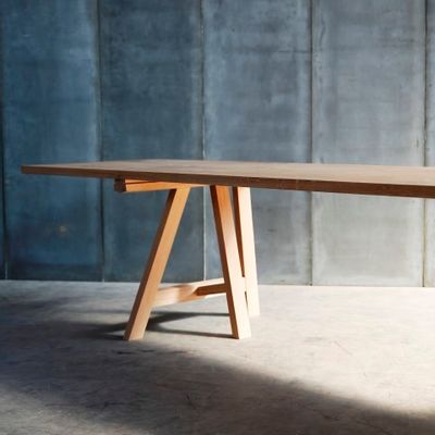 Dining Tables - TRESTLE table - HEERENHUIS MANUFACTUUR