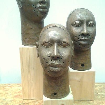 Sculptures, statuettes and miniatures - Benin bronze head sculptures - FERNANDO OTERO