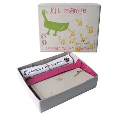 Cadeaux - KIT EMPREINTE ARGILE MAMIE FAIT MAIN : son empreinte sur la terre ! - PATRICIA DORÉ