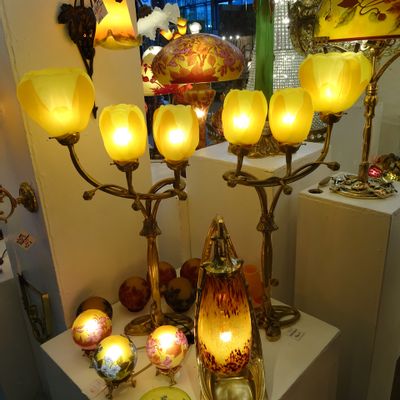 Art glass - Lampes style Gallé en verre gravé, Art Nouveau - TIEF