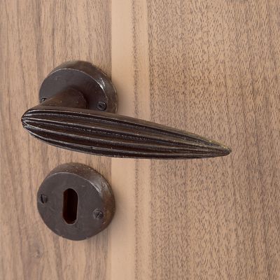 Quincaillerie d'art revêtement - PLEATS Béquille de porte  - OBJET INSOLITE