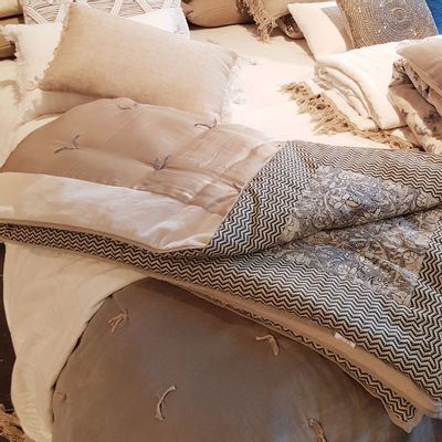 Throw blankets - Quilt and Sofa Cover SOIE - EN FIL D'INDIENNE...