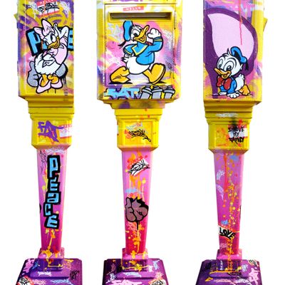 Design objects - Large box model 1950 on column - LA BOITE JAUNE