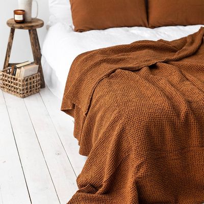 Throw blankets - Waffle linen blanket in Cinnamon - MAGICLINEN