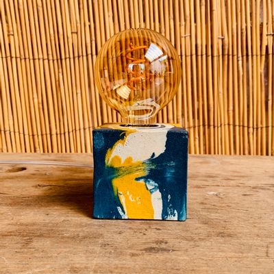 Objets de décoration - Lampe à poser | Lampe Béton | Cube | Marbré jaune et bleu pétrole - JUNNY