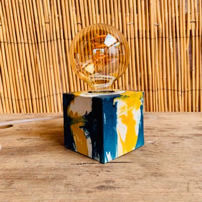 Objets de décoration - Lampe à poser | Lampe Béton | Cube | Marbré jaune et bleu pétrole - JUNNY