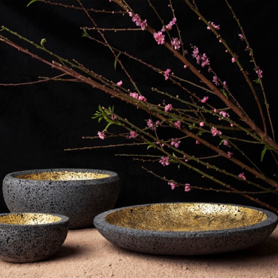 Plats et saladiers - Amon-Ra Centre de table pierre de lave et or 22K - ARTYCRAFT