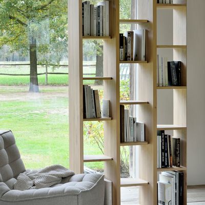 Bookshelves - Oak Stairs rack - ETHNICRAFT