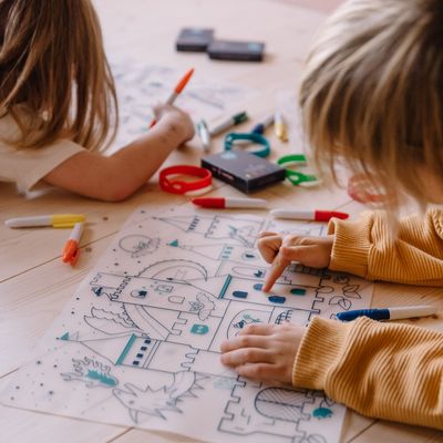 Design objects - Silicone colouring table mat for kids with 5 dry markers included - Castle - SUPERPETIT
