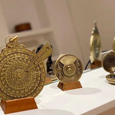 Decorative objects - Perpetual Calendar - HEMISFERIUM