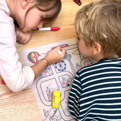 Gifts - Silicone colouring table mat for kids included 5 markers- CITY - SUPERPETIT