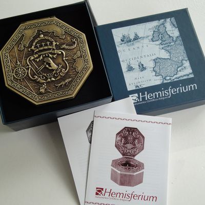 Decorative objects - Compass Magnetic - HEMISFERIUM