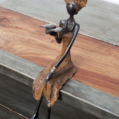 Sculptures, statuettes et miniatures - Statue bronze " femme assise". - MOOGOO CREATIVE AFRICA
