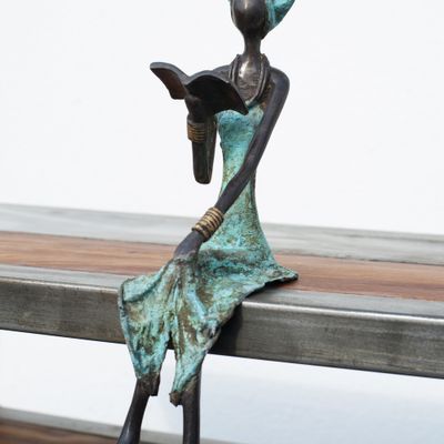 Sculptures, statuettes et miniatures - Statue bronze " femme assise". - MOOGOO CREATIVE AFRICA