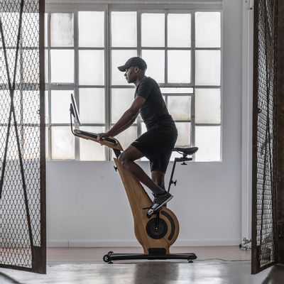 Gym and fitness equipment for hospitalities & contracts - NOHRD Bike - Vélo d'appartement - WATERROWER | NOHRD