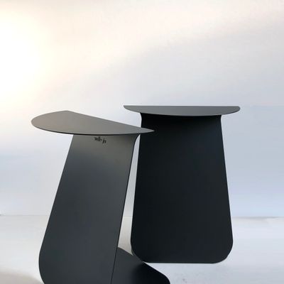 Coffee tables - Table d'appoint ronde symétrique YOUMY - Noir anodique - MADEMOISELLE JO