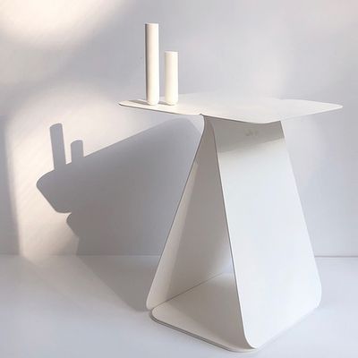 Aménagements pour bureau - Table d'appoint rectangulaire asymétrique YOUMY - Blanc poudré - MADEMOISELLE JO