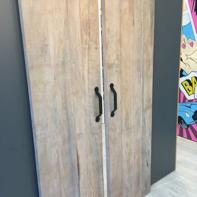 Walk-in closets - Solid Wood Sliding Door - SÉSAME, OUVRE-TOI