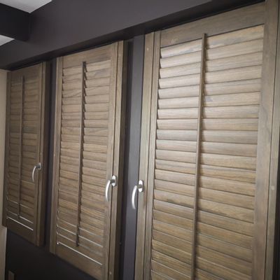 Objets de décoration - JASNO SHUTTERS - volet intérieur à persiennes orientables en applique sur les ouvrants de fenêtre ou porte - JASNO