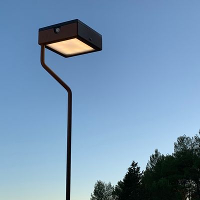 Outdoor floor lamps - TEE XL solar terminal - LYX LUMINAIRES