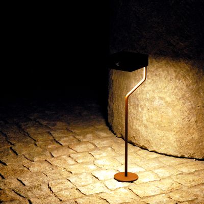 Outdoor floor lamps - TEE round base solar terminal - LYX LUMINAIRES