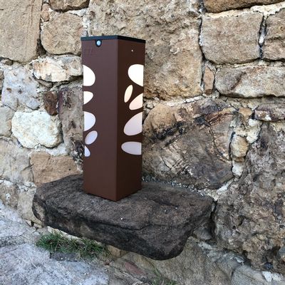 Lampadaires extérieurs - borne solaire BNS 011 - LYX LUMINAIRES