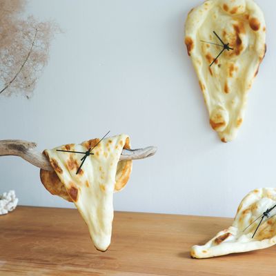 Kitchens furniture - NAAAAN Time - Clocks made from real naan bread / Melting clocks - PAMPSHADE BY YUKIKO MORITA