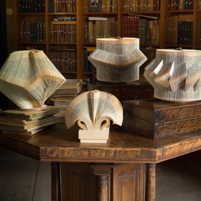 Design objects - Classic Models - Folded Book Sculpture - CRIZU