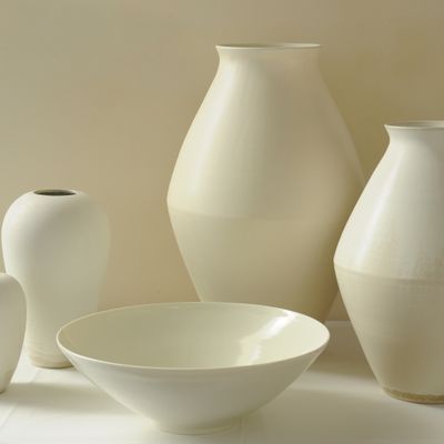 Decorative objects - Group of white vases in stoneware and a porcelain bowl - CHRISTIANE PERROCHON