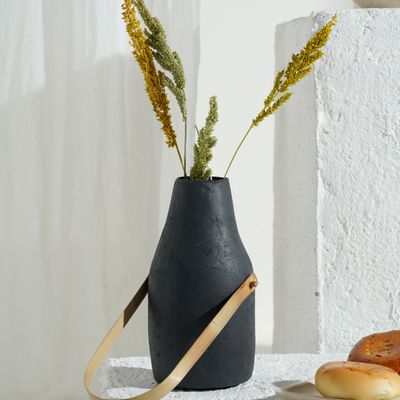 Vases - Vase à bourgeons d'argile en papier (gris foncé) - INDIGENOUS