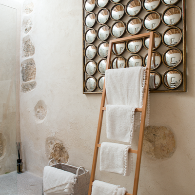 Objets de décoration - Linge de bain en coton blanc avec pompons blancs. - MIA ZIA