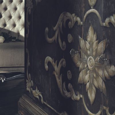 Buffets - AP256/D1 - Buffet décoré à la main « Rinascimento » avec deux portes et deux tiroirs - INTERIORS ITALIA